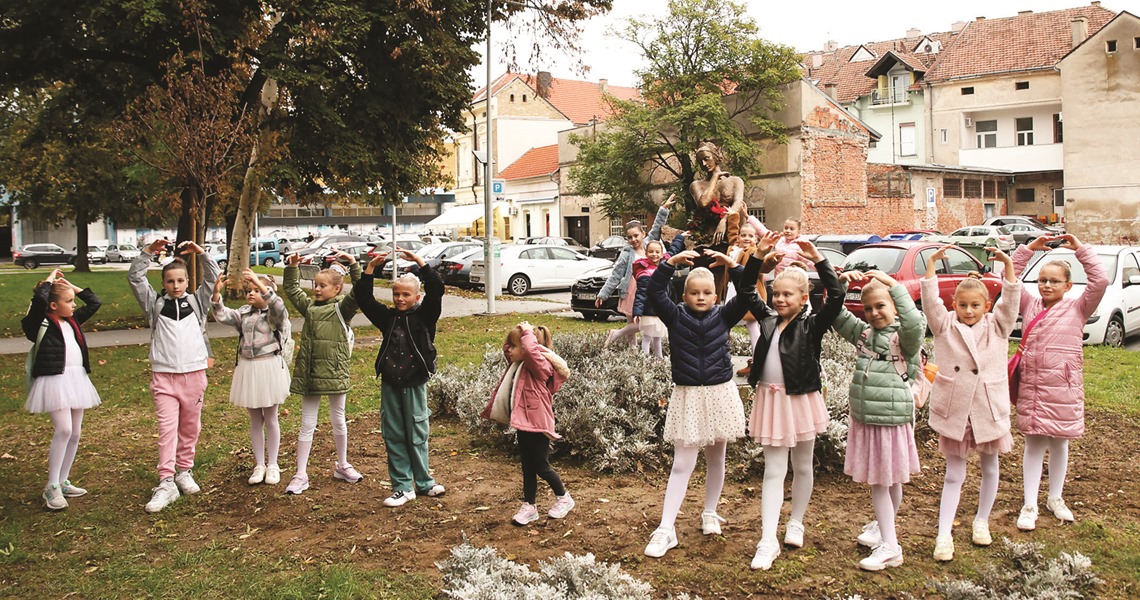 Posavska Hrvatska : Zaokružena dva desetljeća Mijinoga plesnog festivala