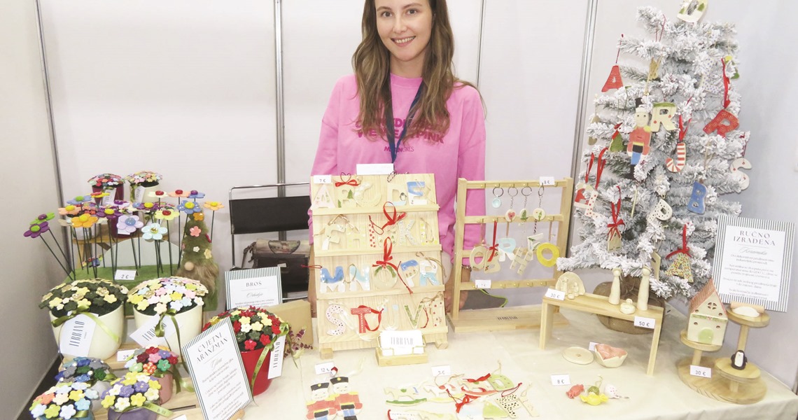 Posavska Hrvatska : Keramički ukrasi zrakoplovne inženjerke 