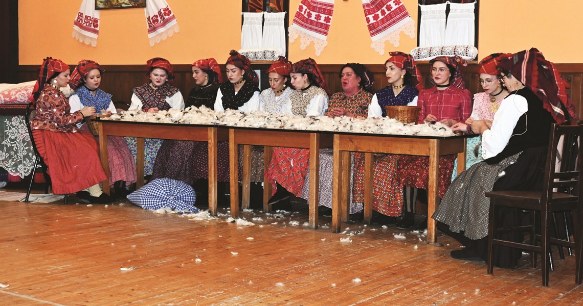 Posavska Hrvatska : Mladi i u 101. godini