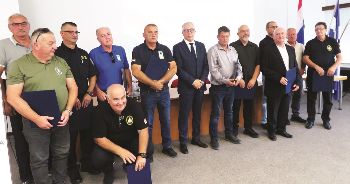 Posavska Hrvatska : Tužno, ali s ponosom 
