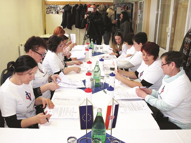 Aktualno : Ugovore potpisalo deset žena