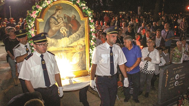 Posavska Hrvatska : Velika Gospa u marijanskim svetištima