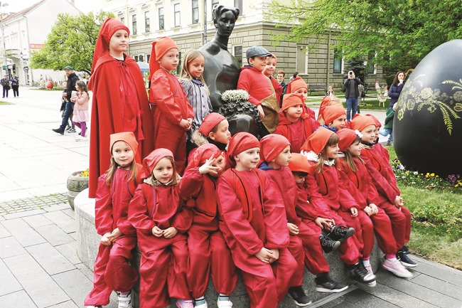 Kultura : Ivanin Brod pun djece, bajki i priča