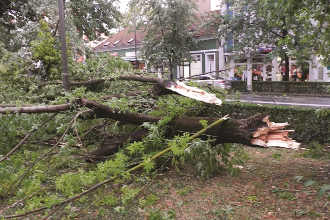 Posavska Hrvatska : Olujno nevrijeme poharalo Brodsko-posavsku županiju