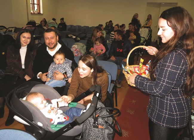 Slavonski Brod : Božićnice za 388 djece