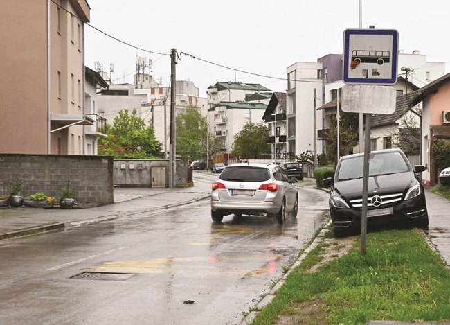 Slavonski Brod : Preko trave i blata do autobusnih vrata