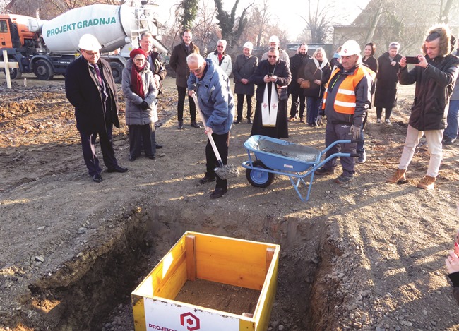 Slavonski Brod : Položen temeljni kamen