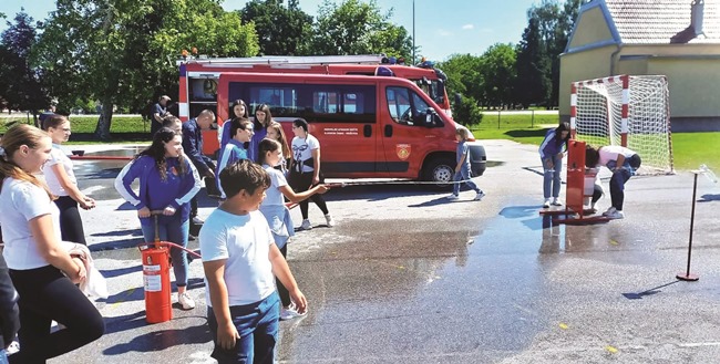 Posavska Hrvatska :  260 godina znanja, truda i zajedništva