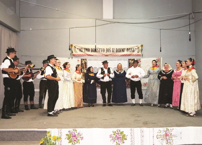 Posavska Hrvatska : Mi smo društvo još iz  davni' dana