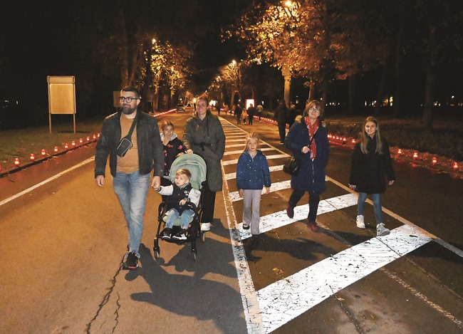 Posavska Hrvatska : Tisuće svijeća za jedno svjetlo