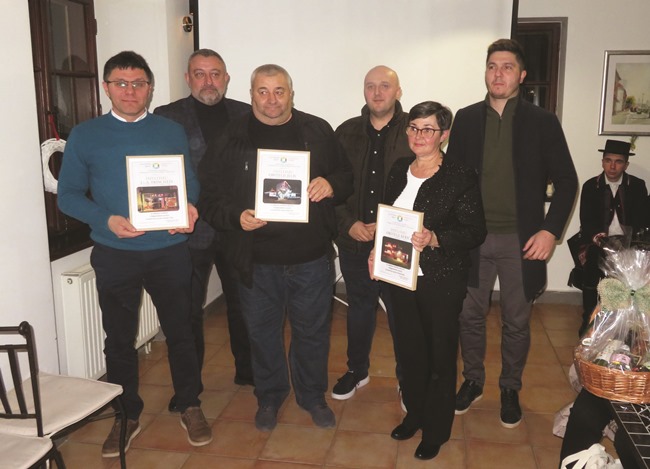 Posavska Hrvatska : Izlozima i pretkućnicama pridonijeli blagdanskom duhu 