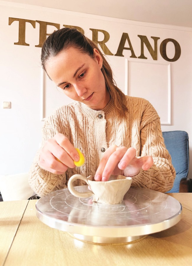 Posavska Hrvatska : Keramički ukrasi zrakoplovne inženjerke 