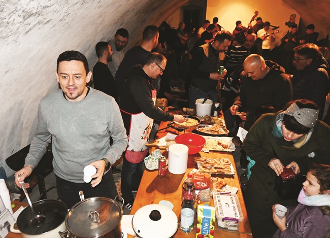 Posavska Hrvatska : U Brodsko-posavskoj županiji građani pohrlili na jedinstvenu manifestaciju