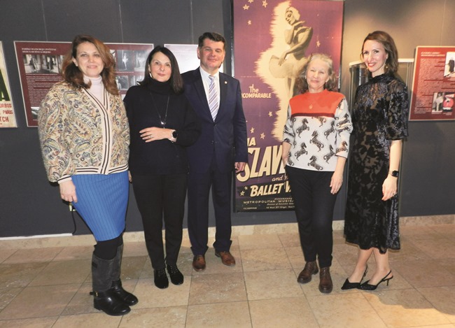 Posavska Hrvatska : Mia Čorak Slavenska – Ljubav i aplauz