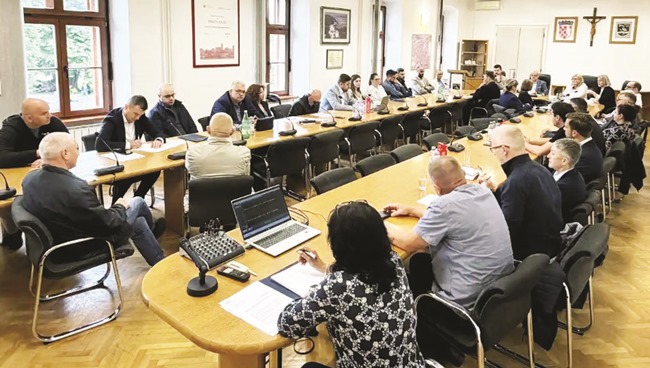 Posavska Hrvatska : Zajedničkim dijalogom do snažnijeg i kvalitetnijeg poslovnog okruženja u Slavonskom Brodu