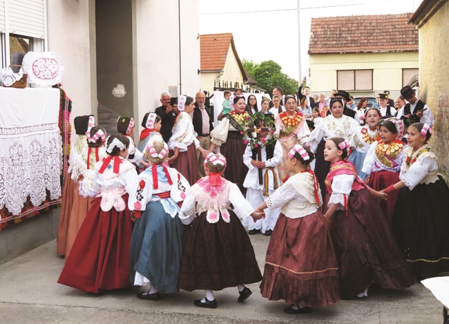 Posavska Hrvatska : Proljetni ophod križarica 