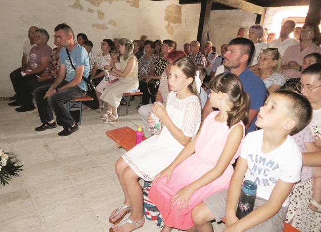 Aktualno :  Nastaviti putem služenja i darivanja 