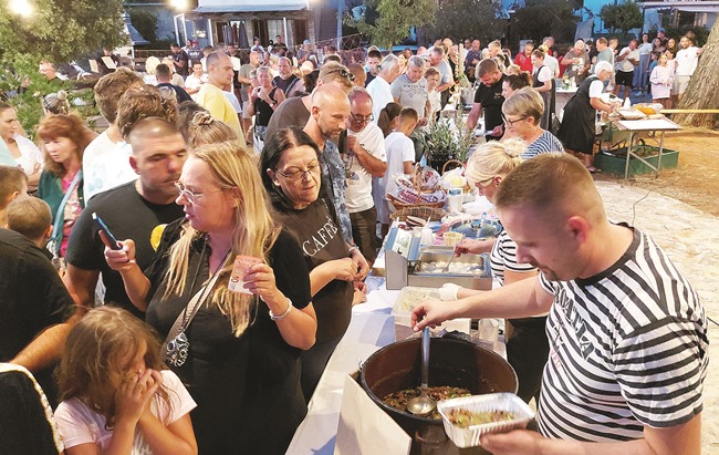 Život : „Materin pijat” za prste polizat'
