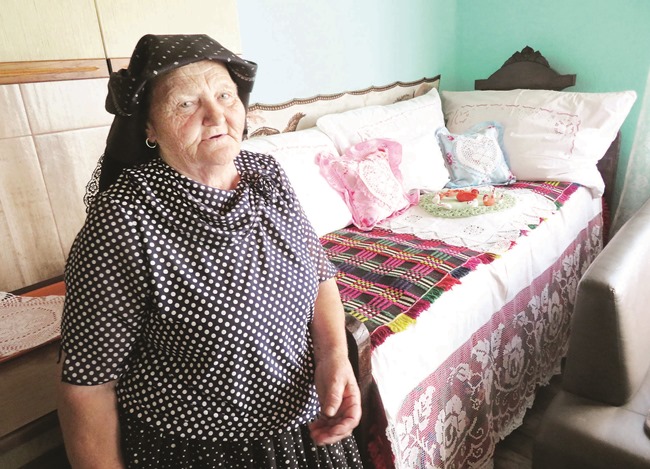 Zanimljivosti : Heklani suncokreti bake Kate