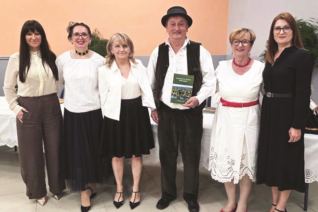 Posavska Hrvatska : Predstavljena knjiga „Zagonetni život Šokadije”