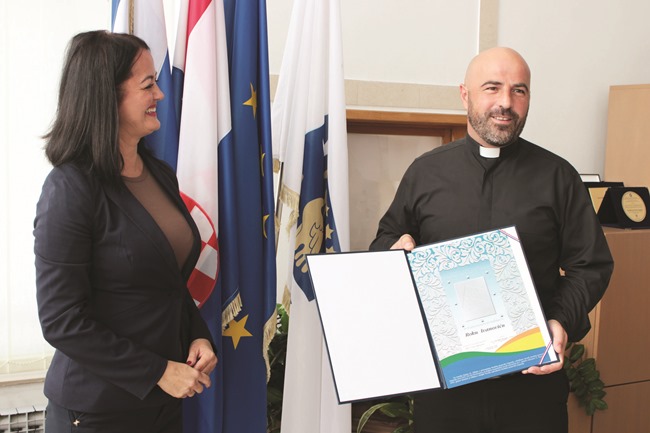 Županija : Doze života iz ruku dobrih sugrađana
